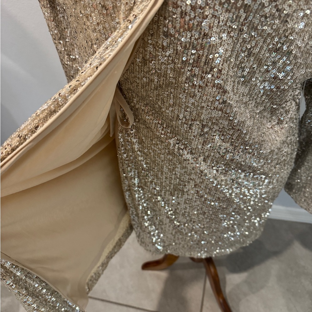 JustFab Gold V-Neck Dress - Picture 4 of 5